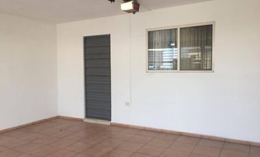 Renta de bonita casa en Cumbres Elite sector Villas