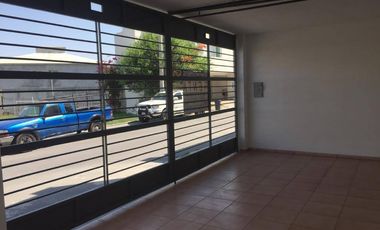 Renta de bonita casa en Cumbres Elite sector Villas