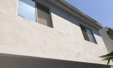 Renta de bonita casa en Cumbres Elite sector Villas