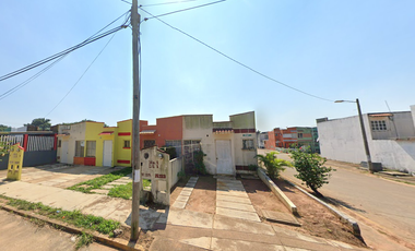 CASA EN AV. LAS OLAS, COSOLEACAQUE, VERACRUZ. ¡NO CREDITOS!