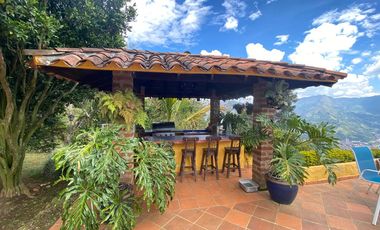 Venta hermosa Casa Finca, Altos de Villa Roca, Copacabana Antioquia.