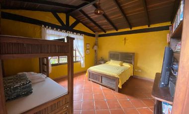 Venta hermosa Casa Finca, Altos de Villa Roca, Copacabana Antioquia.