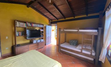 Venta hermosa Casa Finca, Altos de Villa Roca, Copacabana Antioquia.