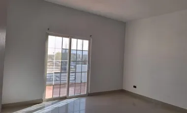 RENTA DE CASA EN CERRADA TRENTO