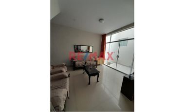 Venta De Casa De Tres Pisos En Urb.Los Medanos // ID: 1133344