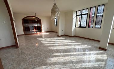 casa rentera de venta en manta diagonal al coral Y/T