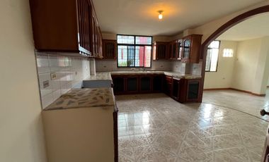 casa rentera de venta en manta diagonal al coral Y/T