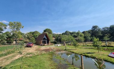 GRAN CABAÑA EN VENTA, CON LAGO PROPIO...