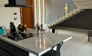 CASA FRENTE ÁREA VERDE en venta MAYORCA