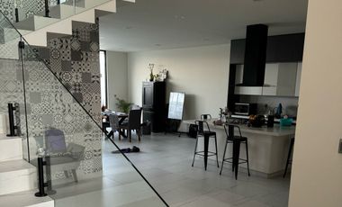 CASA FRENTE ÁREA VERDE en venta MAYORCA