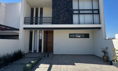CASA FRENTE ÁREA VERDE en venta MAYORCA