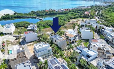 Casa en Venta en Cancun en Residencial Laguna Puerto Cancun con Roof Top