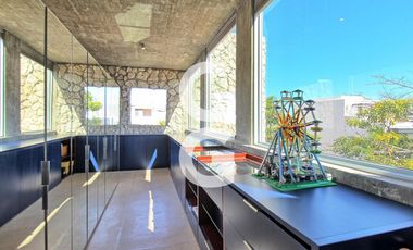 Casa en Venta en Cancun en Residencial Laguna Puerto Cancun con Roof Top