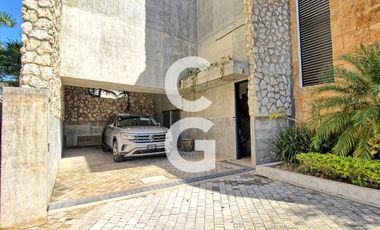 Casa en Venta en Cancun en Residencial Laguna Puerto Cancun con Roof Top