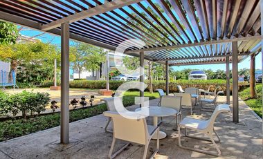 Casa en Venta en Cancun en Residencial Laguna Puerto Cancun con Roof Top