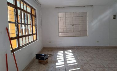 AMPLIA CASA EN URB. LA NORIA-TRUJILLO