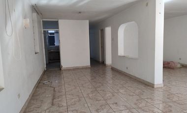 AMPLIA CASA EN URB. LA NORIA-TRUJILLO