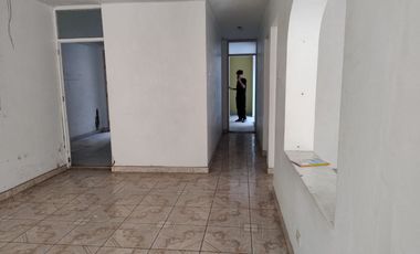 AMPLIA CASA EN URB. LA NORIA-TRUJILLO