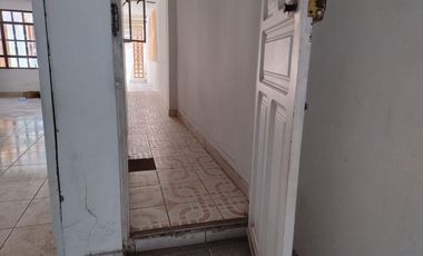 AMPLIA CASA EN URB. LA NORIA-TRUJILLO