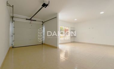Casa de 3 habitaciones en Villanova, cerca a la terminal de transporte en Montería