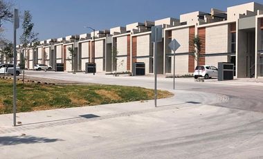 Rento Duplex en PB con patio y amenidades en Acento Residencial, Zakia, Qro. 12,000