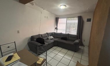 CASA EN VENTA EN ARBOLEDAS DEL SUR