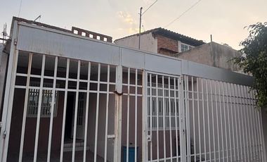 CASA EN VENTA EN ARBOLEDAS DEL SUR