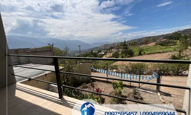 VENDO QUINTA EN YUNGUILLA.