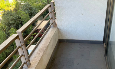 Departamento Armando Moock, Macul / Estacionamiento y Bodega