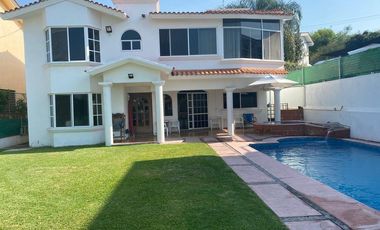 CASA EN LOMAS DE COCOYOC CON TODOS LOS SERVICIOS
