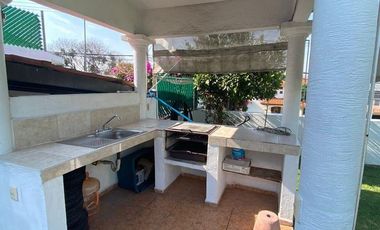 CASA EN LOMAS DE COCOYOC CON TODOS LOS SERVICIOS