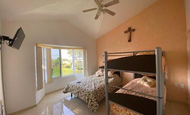 CASA EN LOMAS DE COCOYOC CON TODOS LOS SERVICIOS
