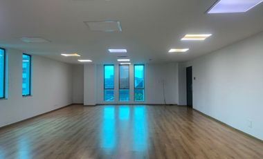 Oficina en venta en Aguacatala, Poblado, Medellín