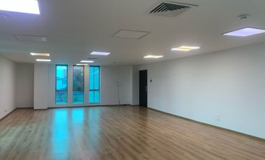 Oficina en venta en Aguacatala, Poblado, Medellín