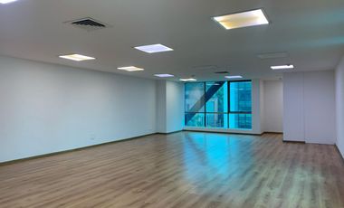 Oficina en venta en Aguacatala, Poblado, Medellín