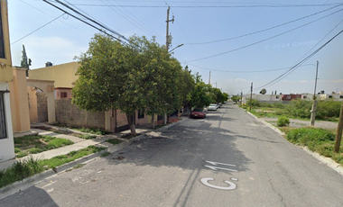 Casa en Remate Bancario en C. 11, Mirasierra, Saltillo, Coah. (65% debajo de su valor comercial, solo recursos propios)