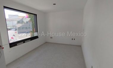Casa en venta en El Refugio, Querétaro. Vive la Comodidad y el Estilo en el Corazón de El Refugio, Querétaro