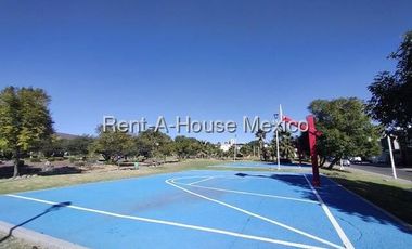 Casa en venta en El Refugio, Querétaro. Vive la Comodidad y el Estilo en el Corazón de El Refugio, Querétaro