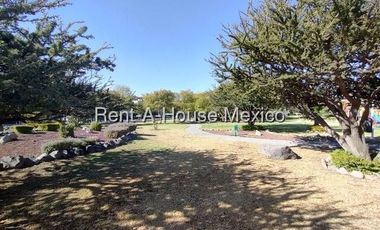 Casa en venta en El Refugio, Querétaro. Vive la Comodidad y el Estilo en el Corazón de El Refugio, Querétaro