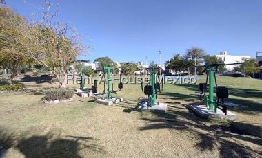 Casa en venta en El Refugio, Querétaro. Vive la Comodidad y el Estilo en el Corazón de El Refugio, Querétaro