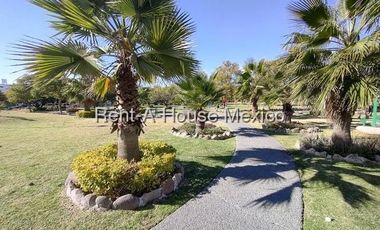 Casa en venta en El Refugio, Querétaro. Vive la Comodidad y el Estilo en el Corazón de El Refugio, Querétaro