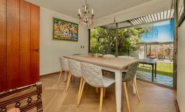 Amplia casa de 210 m2 5d 4b, Terreno 516m2 Jardines de Las Pircas Peñalolén.