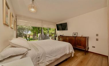 Amplia casa de 210 m2 5d 4b, Terreno 516m2 Jardines de Las Pircas Peñalolén.