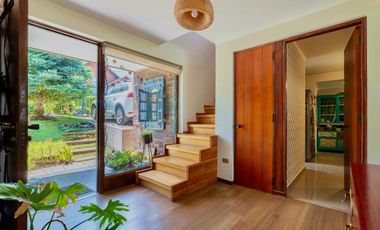 Amplia casa de 210 m2 5d 4b, Terreno 516m2 Jardines de Las Pircas Peñalolén.