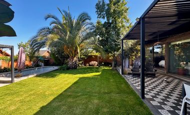 Amplia casa de 210 m2 5d 4b, Terreno 516m2 Jardines de Las Pircas Peñalolén.
