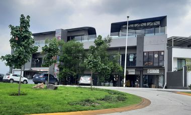 CASA EN VENTA EN SENDEROS DE MONTE VERDE 162 COTO 5C CON ALBERCA