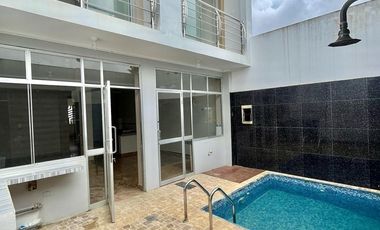 Tarapoto es el centro, ok. ¿Pero has visto cómo crece La Banda de Shilcayo? Esta casa de 3 pisos en La Banda de Shilcayo te ofrece 'otra perspectiva'.