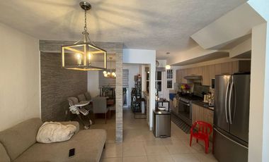 CASA EN VENTA EN CASTELLO RESIDENCIAL LEON GTO ZONA SUR UBICADA FRENTE ÁREA VERDE Y PÉRGOLA.