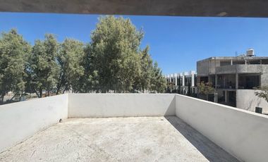 CASA EN VENTA EN CASTELLO RESIDENCIAL LEON GTO ZONA SUR UBICADA FRENTE ÁREA VERDE Y PÉRGOLA.