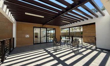 CASA EN VENTA EN CASTELLO RESIDENCIAL LEON GTO ZONA SUR UBICADA FRENTE ÁREA VERDE Y PÉRGOLA.